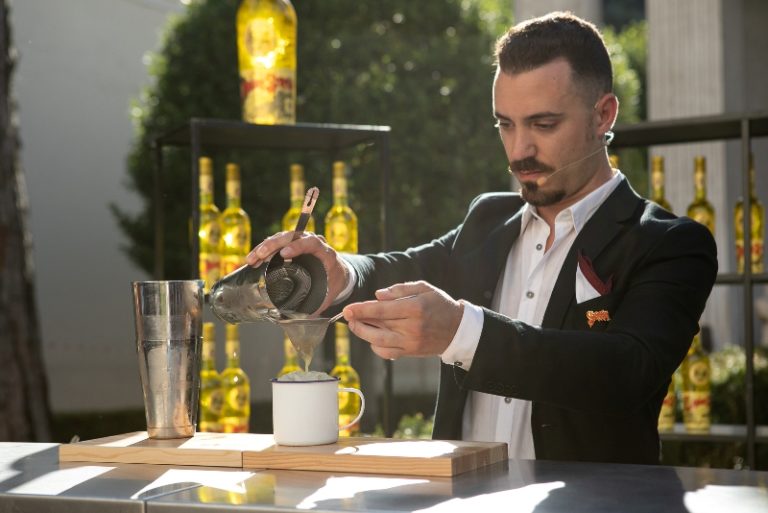 ROMA. Vince la quarta edizione del Premio Strega Mixology il drink Testa Dura, del barman napoletano Ugo Acampora   