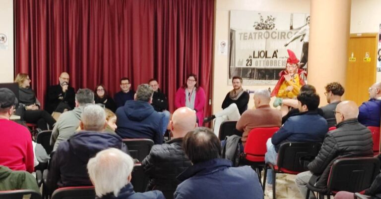 Carnevale Aradeino, presentata la 35ª Edizione: tre giorni di sfilate, grande festa in maschera e voto Popolare le novità